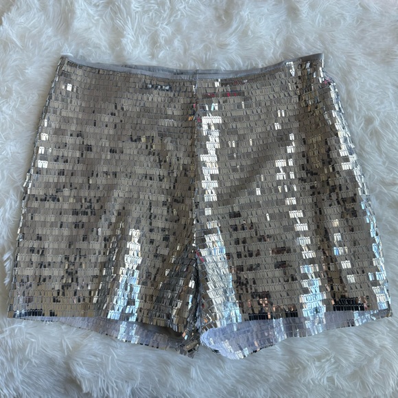 BlueB. Embellished High Rise Silver Shorts NWT Size L. - Picture 1 of 5